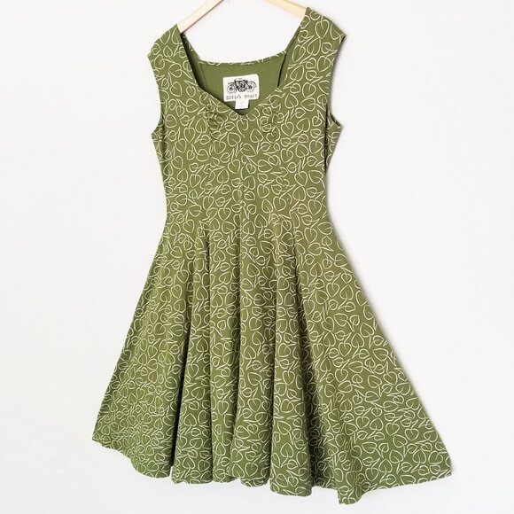 Effie's Heart Green Midi Dress with White Leaf Pattern - Picture 15 of 15